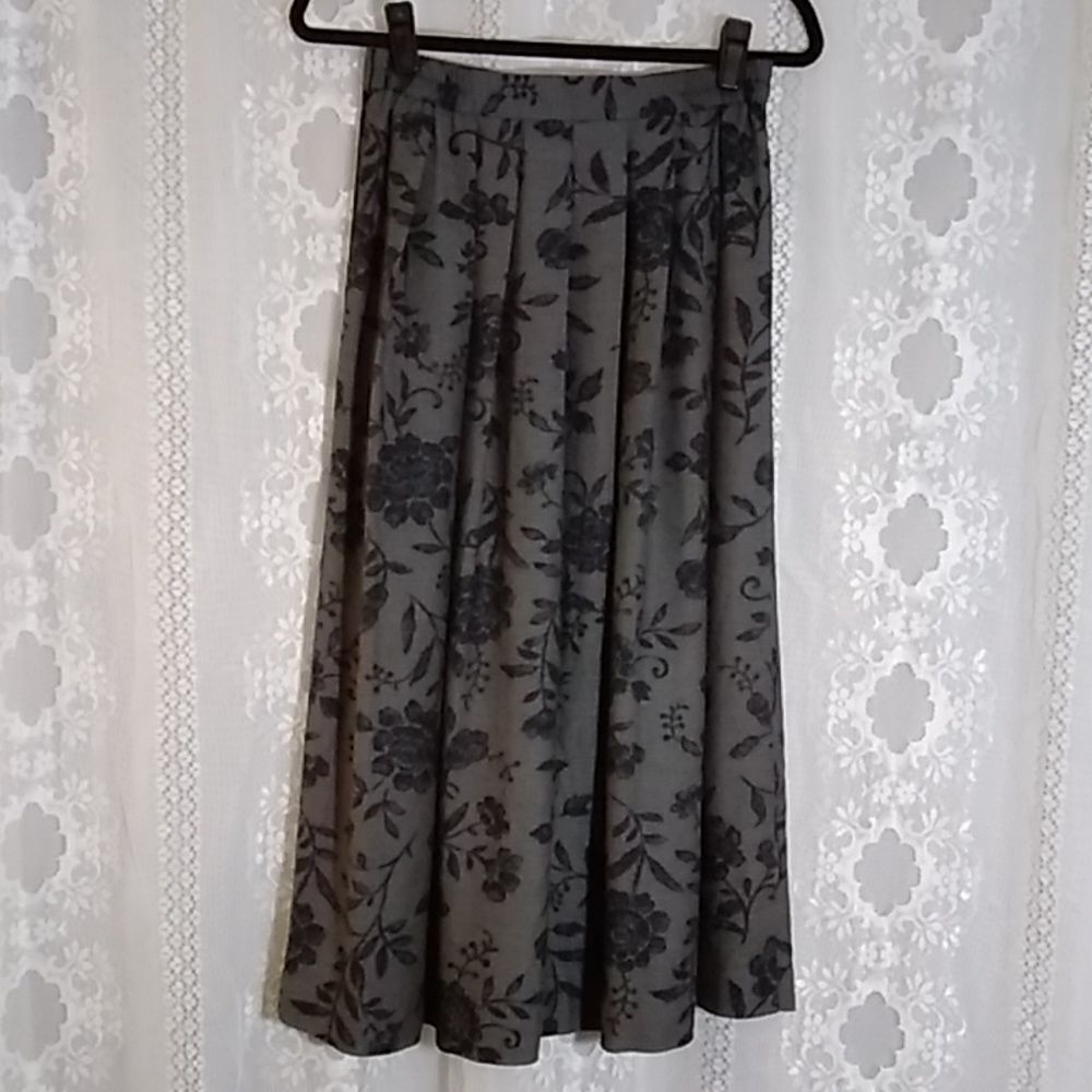 Vintage Worthington Women's Skirt Size 8 Petite